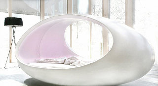 Love It or Leave It? The Sleep-Enhancing Tech Bed